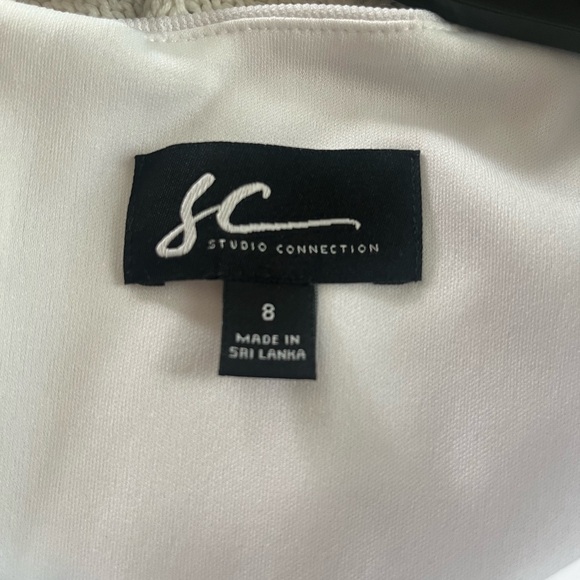 Studio Connection Belted White & Black Floral Dress with Red Rose Print Size 8 - Picture 10 of 14